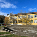 Scuola di Murialdo vista esterna frontale